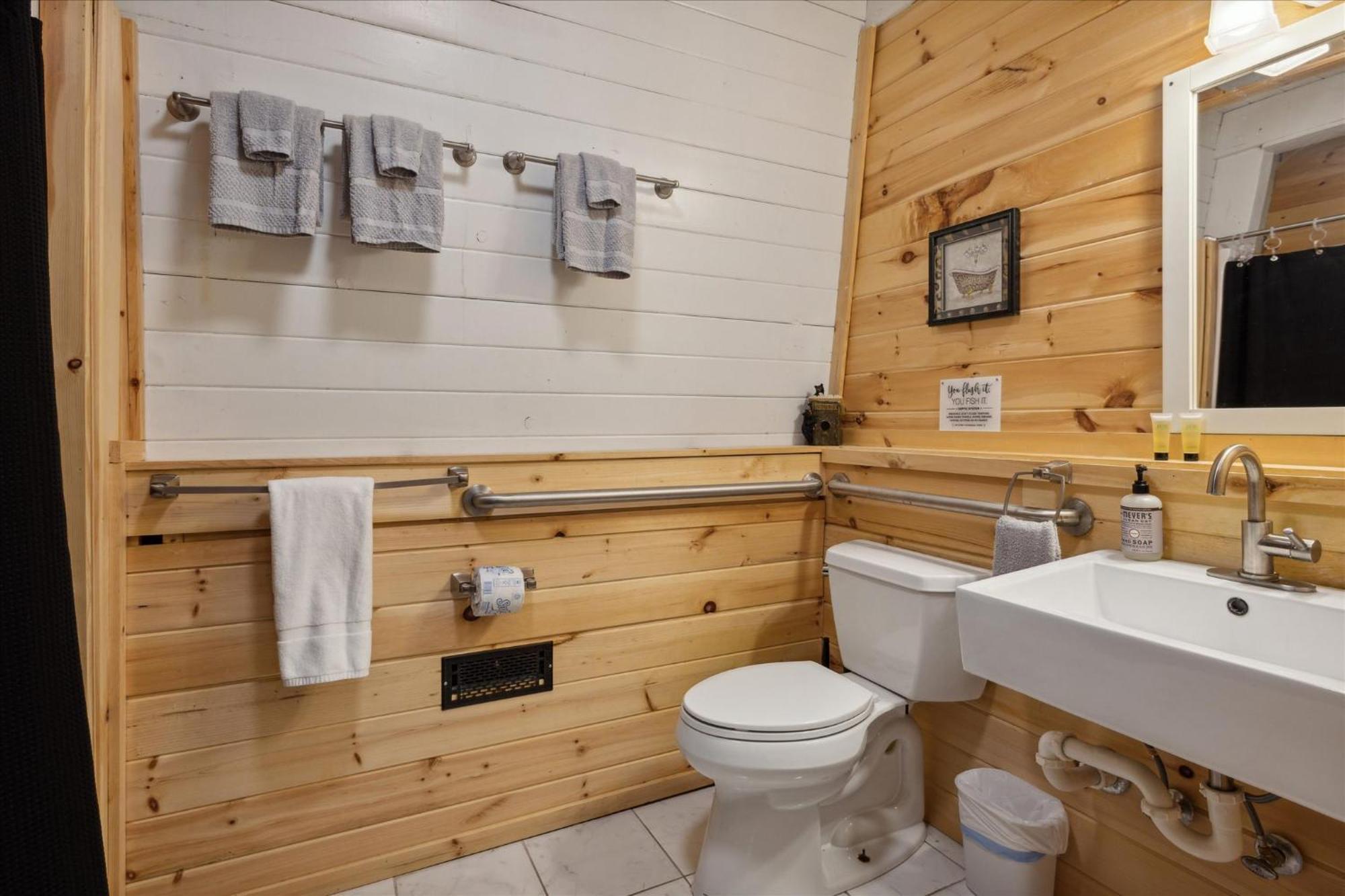Southern Oak At Chalet Village - 5 Minutes From Gatlinburg And National Park Exterior photo